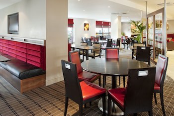 Holiday Inn Express Glasgow Airport, An Ihg Hotel