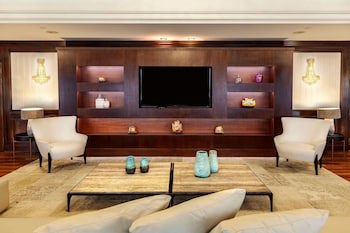 Radisson Montevideo Victoria Plaza Hotel