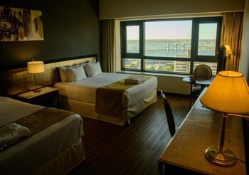 Radisson Montevideo Victoria Plaza Hotel
