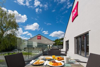 Ibis Plymouth