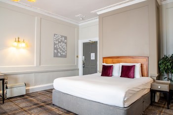 Arnos Manor Hotel