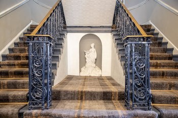 Arnos Manor Hotel