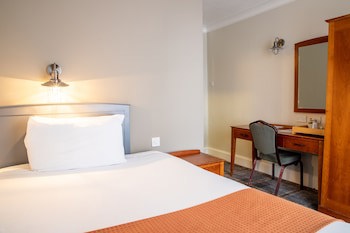 Arnos Manor Hotel