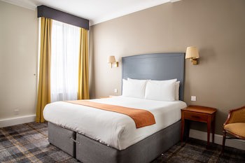 Arnos Manor Hotel