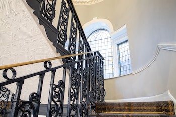 Arnos Manor Hotel