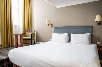 Arnos Manor Hotel