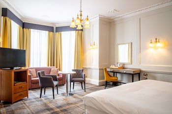 Arnos Manor Hotel