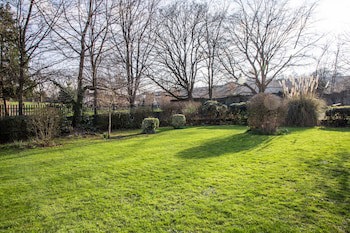 Arnos Manor Hotel