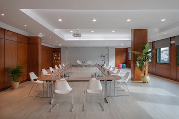Hotel Santiago Plaza Affiliated By Melia