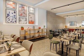 Hotel Santiago Plaza Affiliated By Melia