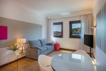 Hotel Santiago Plaza Affiliated By Melia