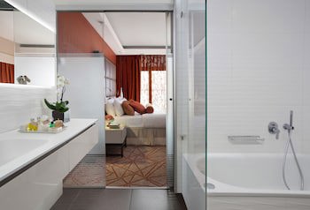Carlton Tel Aviv Hotel
