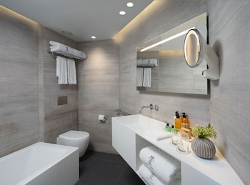 Carlton Tel Aviv Hotel