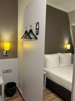 Colour Hotel galeri fotoğrafı