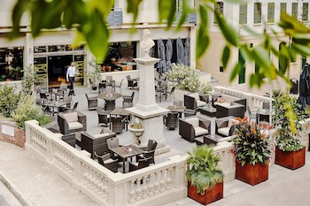 The Eliott Hotel