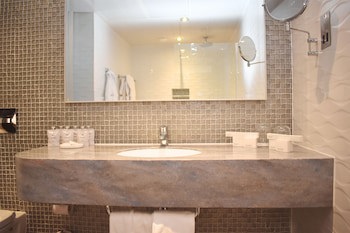The Eliott Hotel