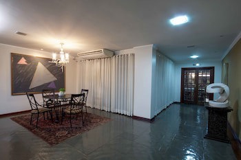 Bristol Exceler Plaza Hotel