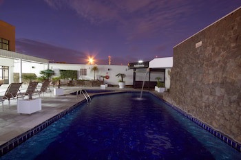 Bristol Exceler Plaza Hotel
