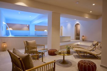 Lucy Hotel