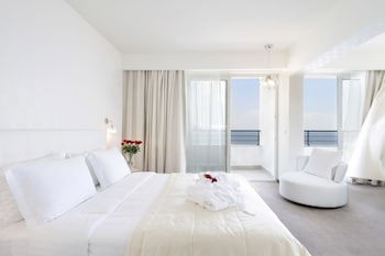 Lucy Hotel