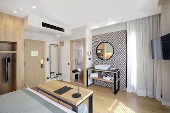 Catalonia Excelsior Hotel