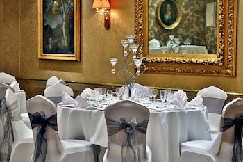 The Bull Hotel, Sure Hotel Collection By Best Western