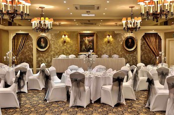 The Bull Hotel, Sure Hotel Collection By Best Western