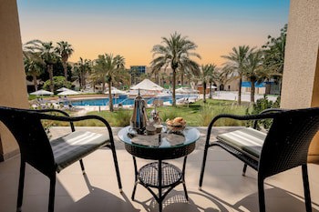 Metropolitan Al Mafraq Hotel galeri fotoğrafı
