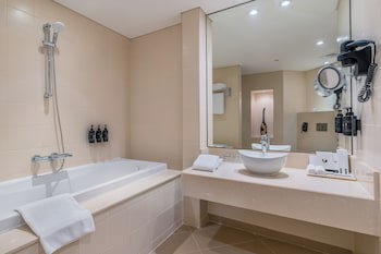 Metropolitan Al Mafraq Hotel galeri fotoğrafı