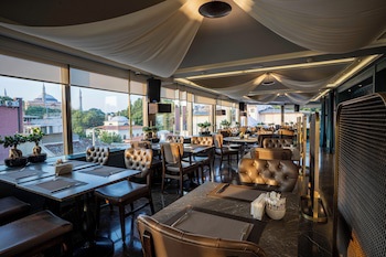 Romance Istanbul Hotel