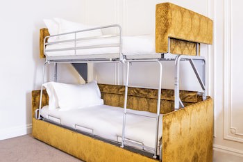 Astor Court Hotel
