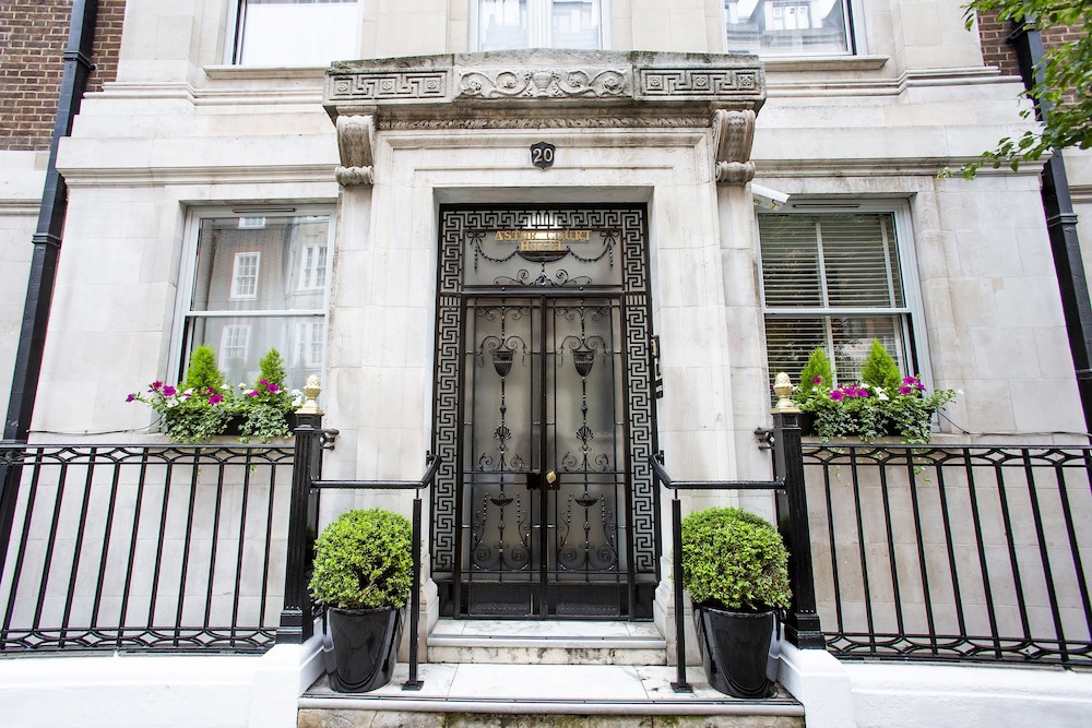 Astor Court Hotel