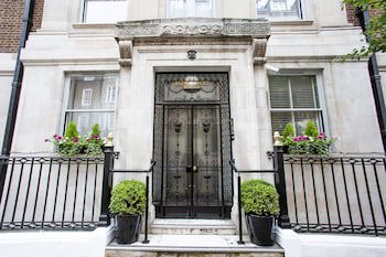 Astor Court Hotel