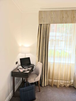 Astor Court Hotel