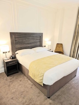 Astor Court Hotel