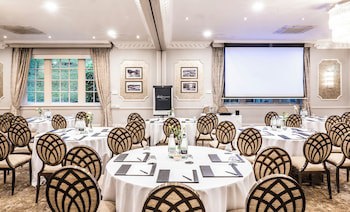Wood Hall Hotel And Spa