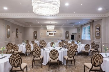 Wood Hall Hotel And Spa