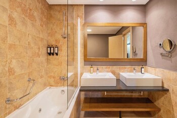 Eurostars Royal Tanau