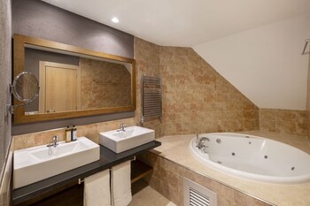 Eurostars Royal Tanau