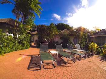 Kariwak Village Holistic Haven And Hotel