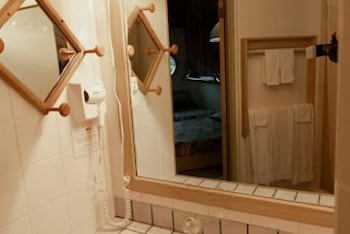 Kariwak Village Holistic Haven And Hotel