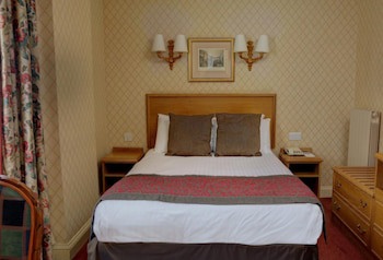 Crown And Mitre Hotel