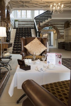 Crown And Mitre Hotel