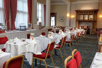 Crown And Mitre Hotel