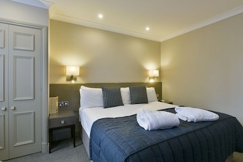Crown And Mitre Hotel