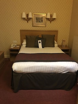 Crown And Mitre Hotel