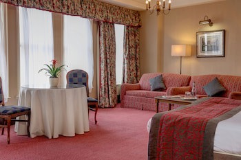 Crown And Mitre Hotel