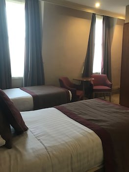 Crown And Mitre Hotel