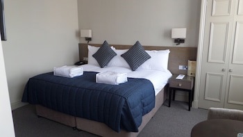 Crown And Mitre Hotel