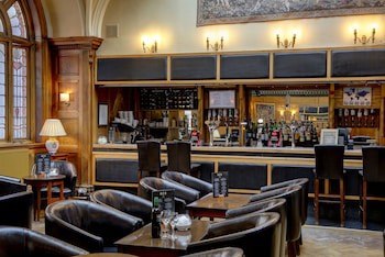 Crown And Mitre Hotel
